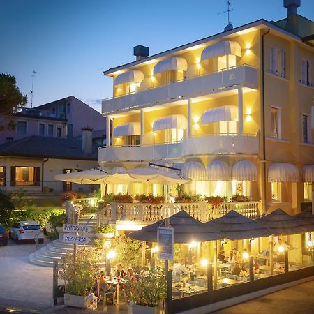 Hotel Le Lampare Каорле Екстер'єр фото