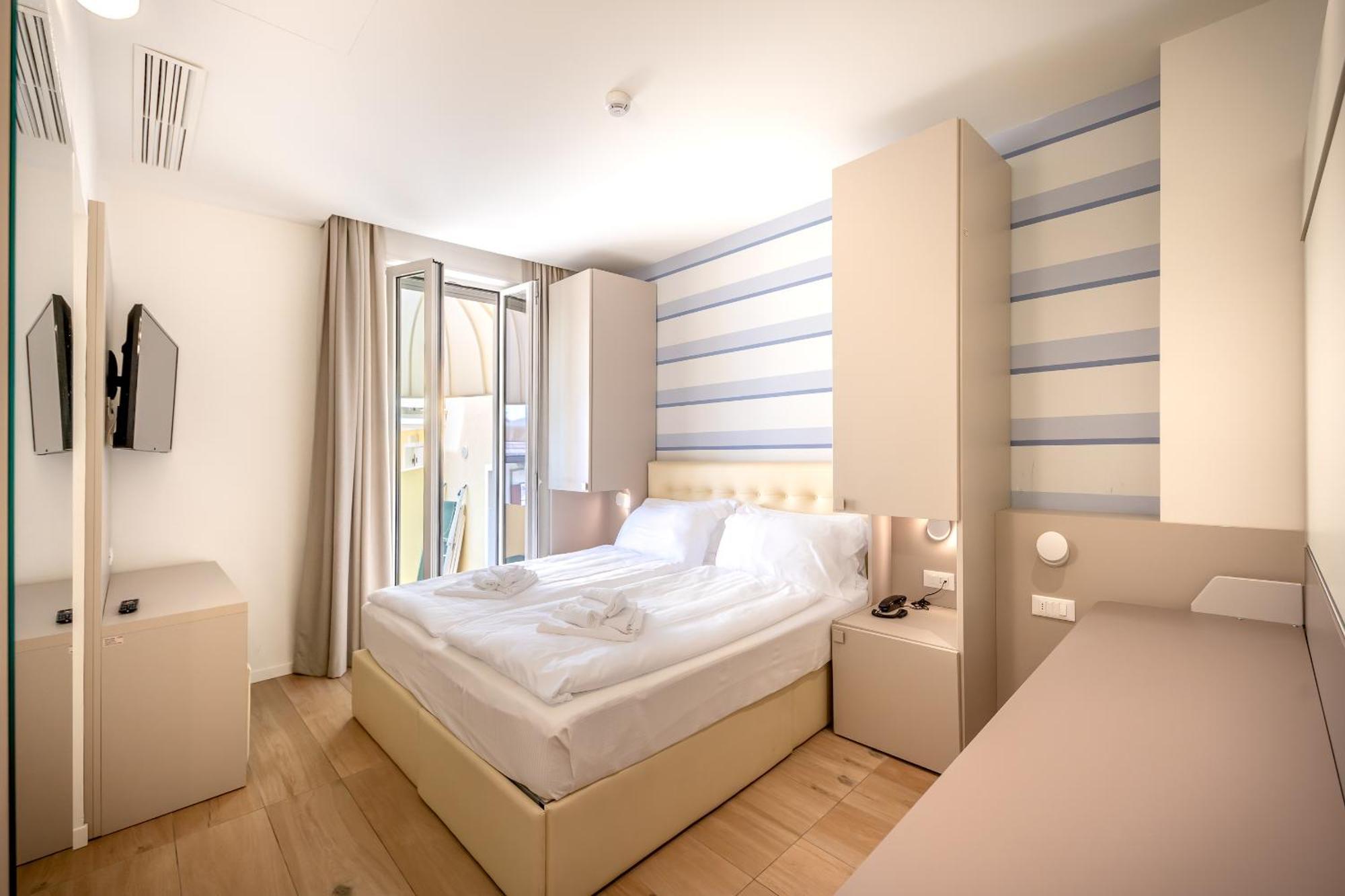 Hotel Le Lampare Каорле Екстер'єр фото