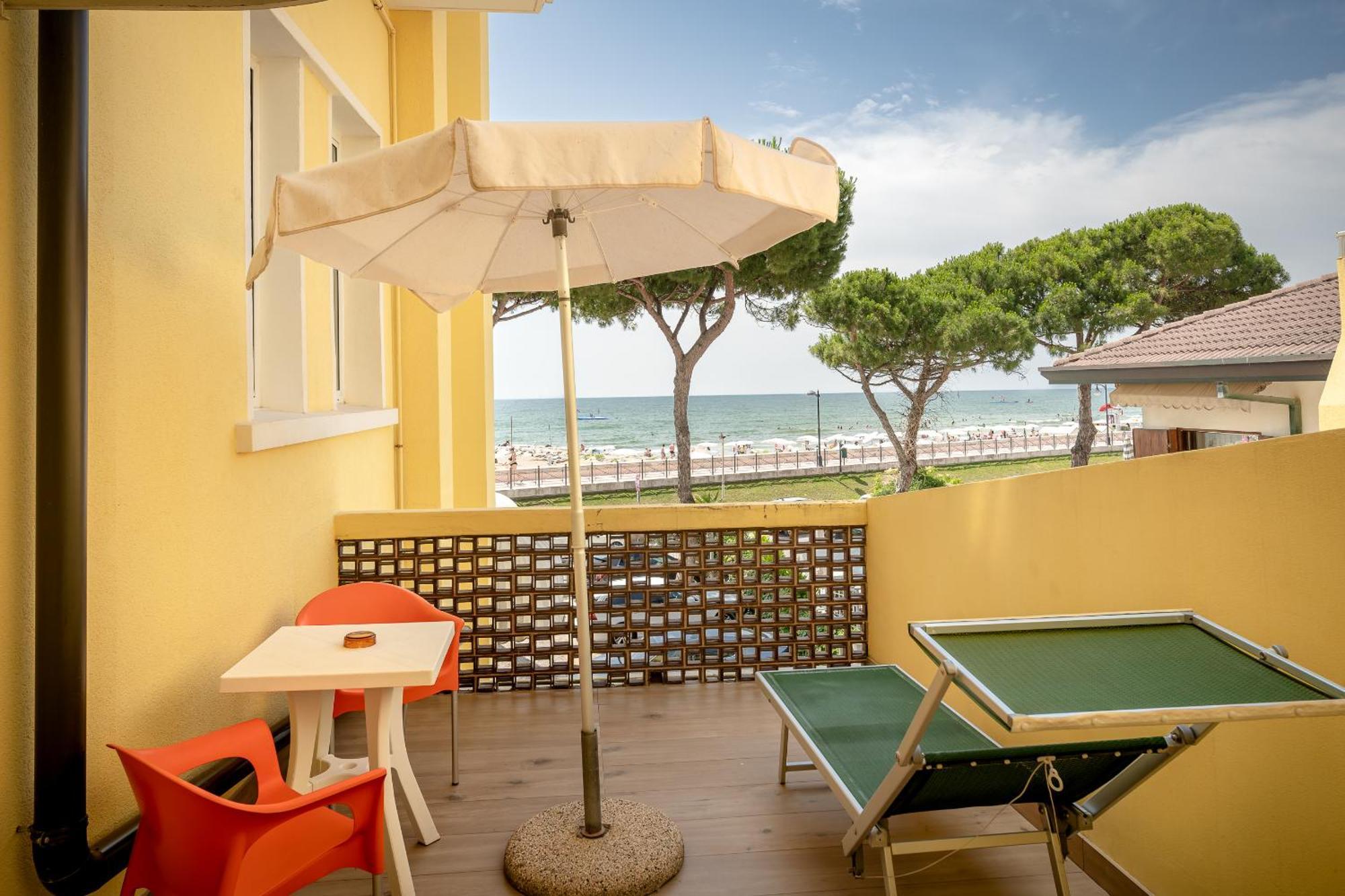 Hotel Le Lampare Каорле Екстер'єр фото