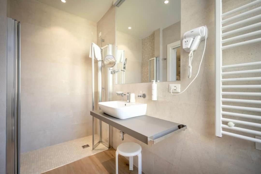 Hotel Le Lampare Каорле Екстер'єр фото