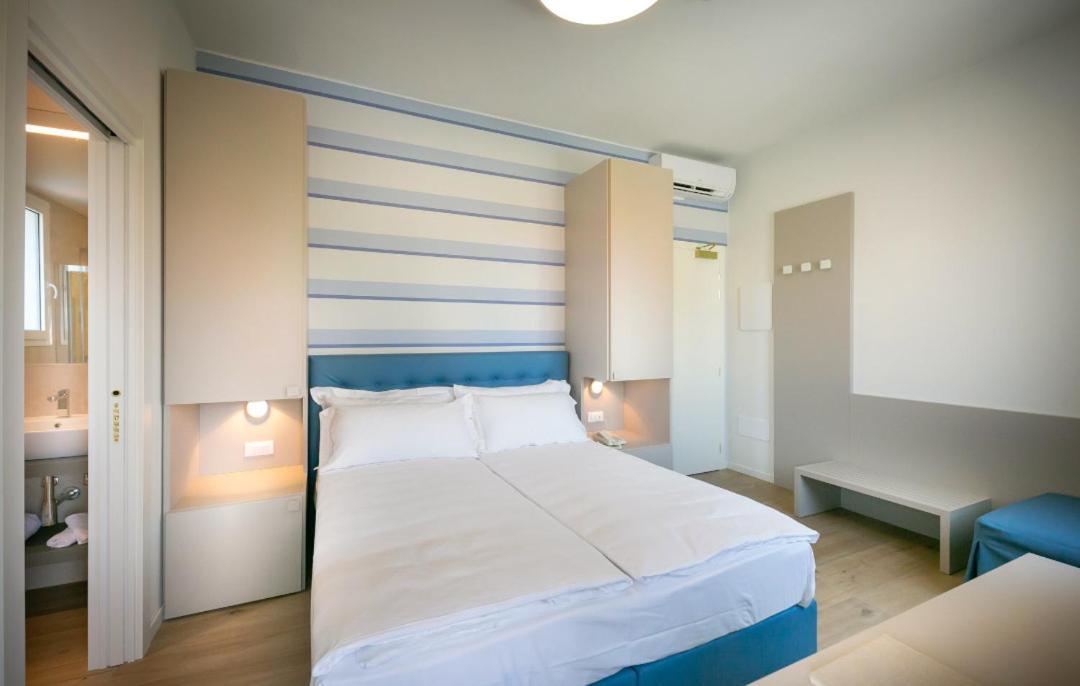 Hotel Le Lampare Каорле Екстер'єр фото