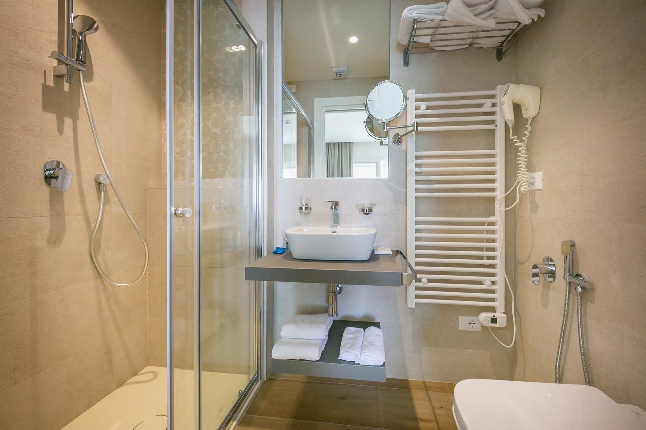 Hotel Le Lampare Каорле Екстер'єр фото