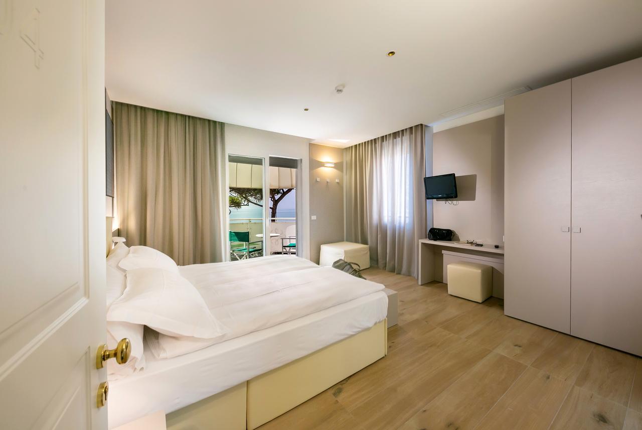 Hotel Le Lampare Каорле Екстер'єр фото